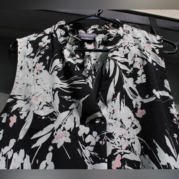 Van Heusen Medium Tank Top - Picture 2 of 6